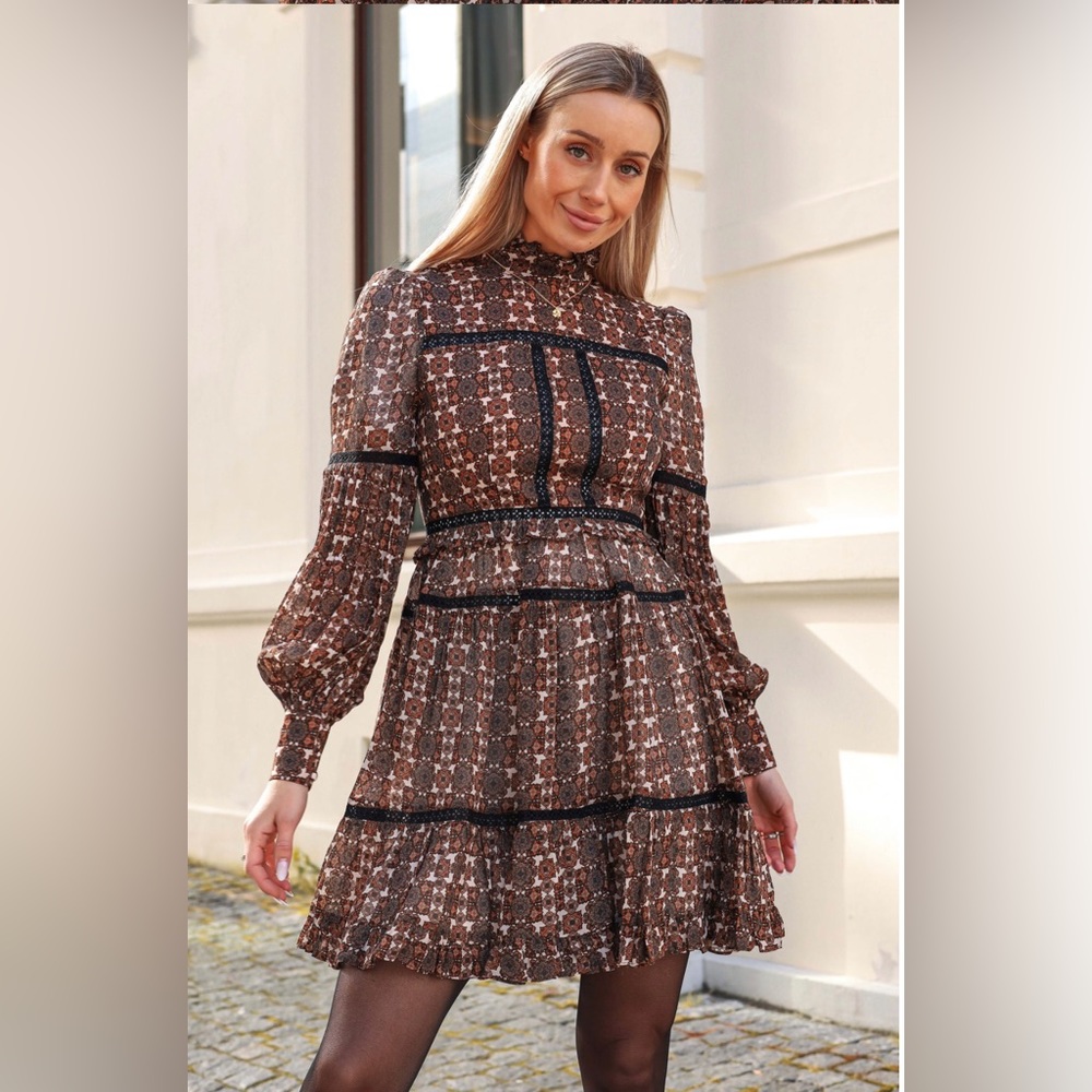 Francesca mini dress By Malina.New with a tag.